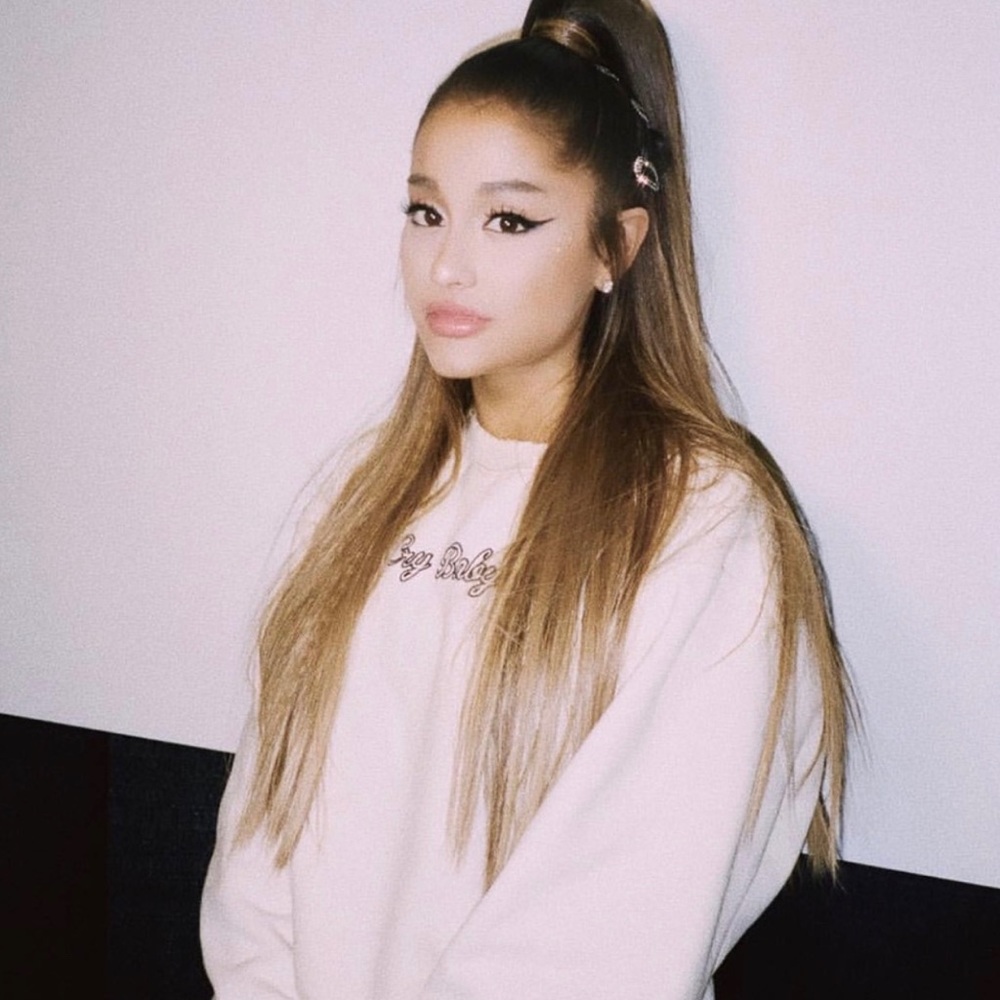 crybaby “cry baby” embroidered crewneck